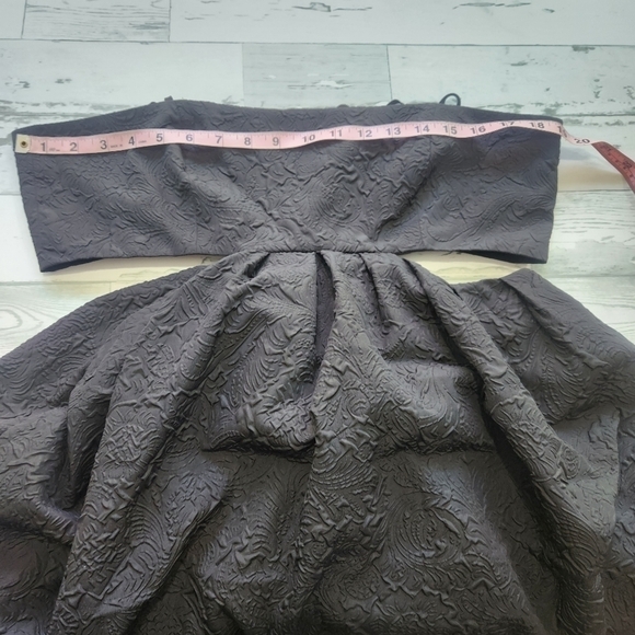 GIANNI Bini NWT Cassie Textured Square Neck Sleeveless Cut Out Dress Size 12 - Picture 7 of 11